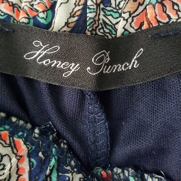 Honey Punch Pom Pom Shorts - Picture 5 of 10